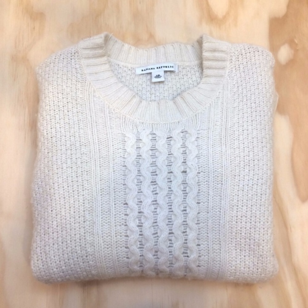 Banana Republic Cream Lambs wool sweater